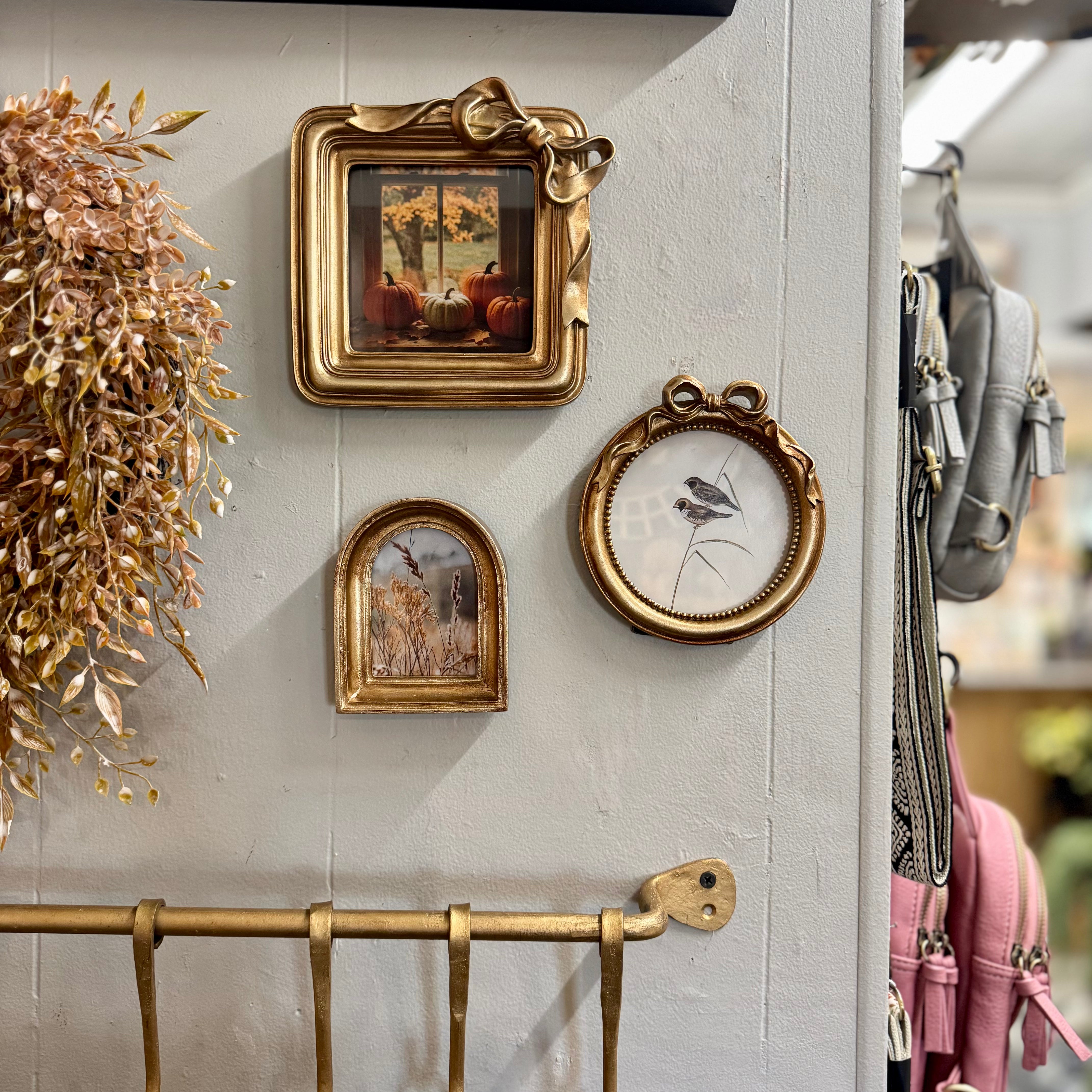 Round Gold Bow Frame